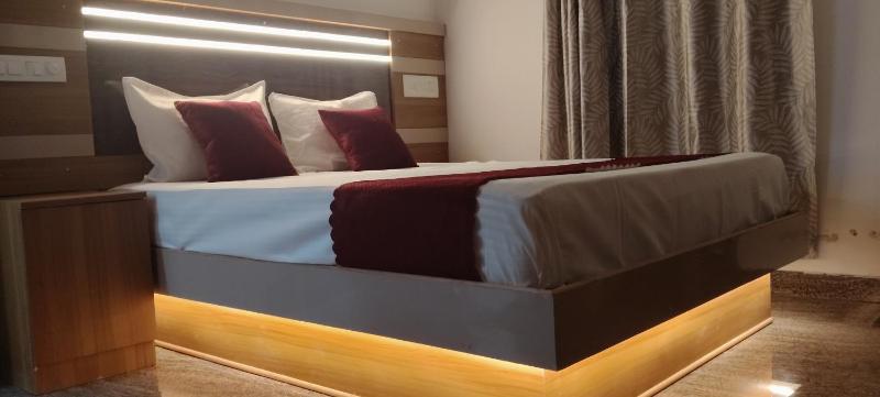 Thendral Stay Marayoor - image 3
