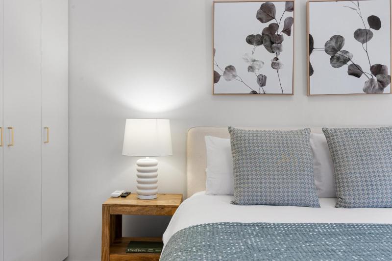 In Town Oasis - Stylish Escape near Parklands & CBD - image 13