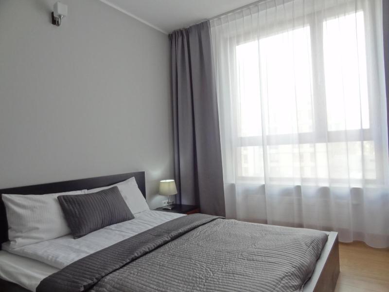 2 Bedrooms 7 Minutes from Airport - image 15
