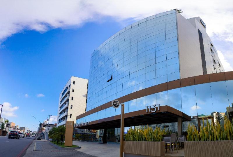 Manaira Hotel - image 4