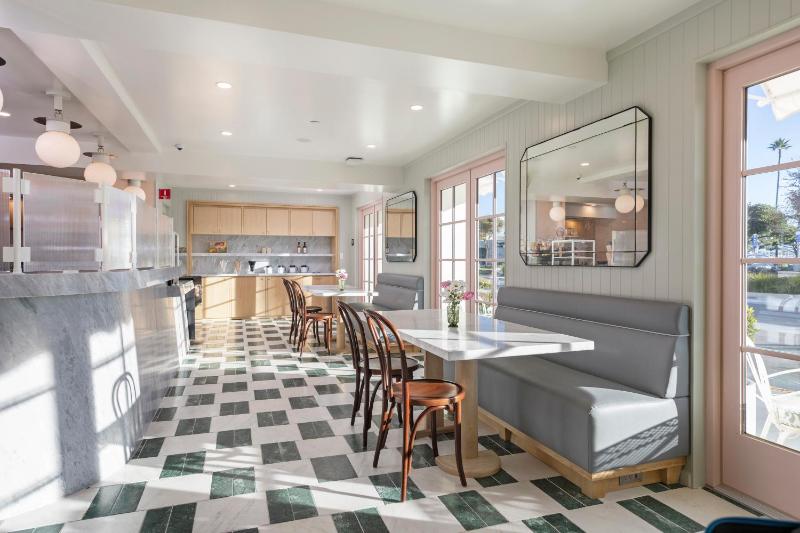 Bay Shores Peninsula Hotel - image 10