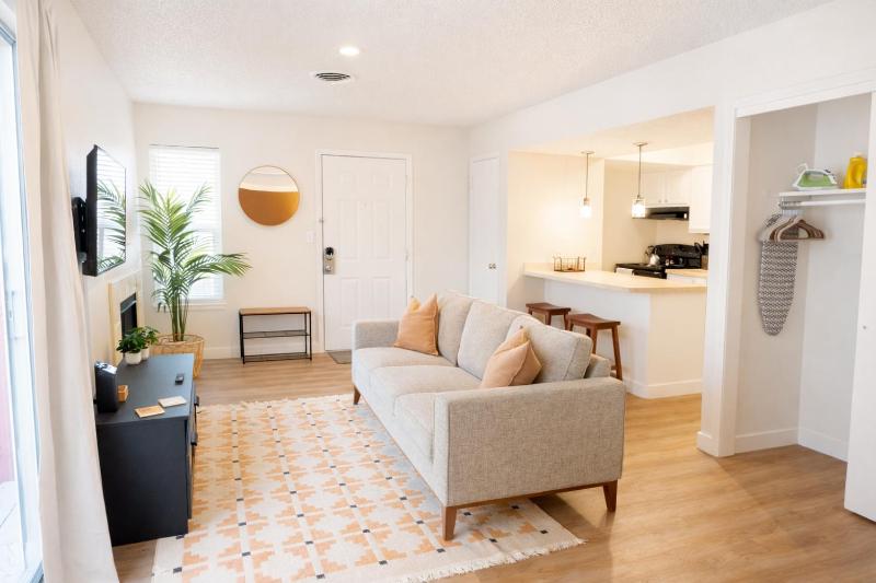 Cozy Studio • DownTown SLC - image 1