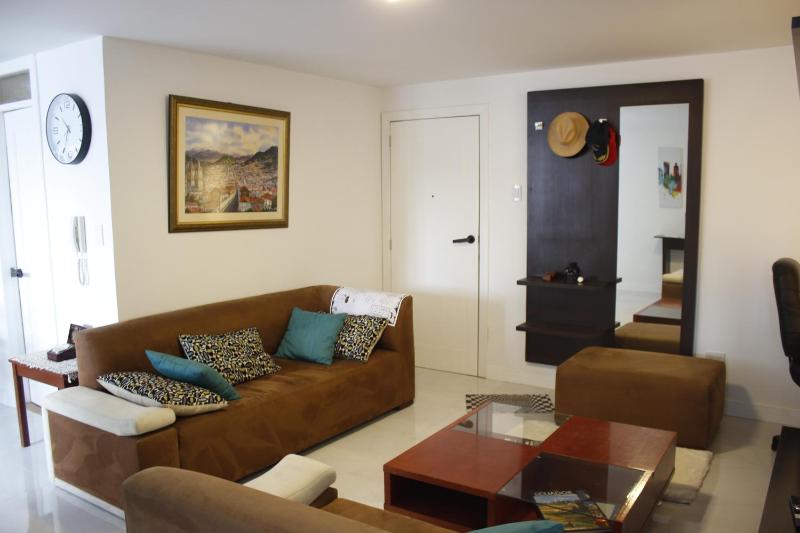 Hipercentro de Quito-Habitación con baño privado - image 3