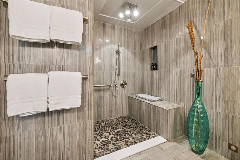 Speakeasy Hotel - image 45