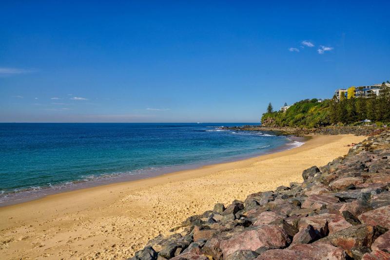 Moffat Beach Entertainer with Kids Retreat - 150m to the beach! - image 30