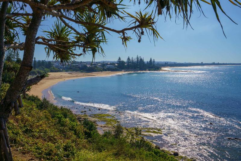 Moffat Beach Entertainer with Kids Retreat - 150m to the beach! - image 26