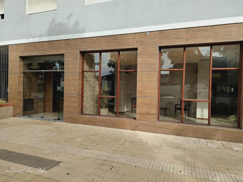 Impecable y amplio Zona Polideportivo y Hospital Privado - image 11