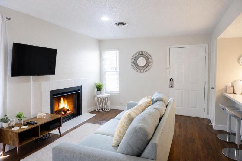 Cozy Studio• Great Location• Self Check-in - image 9
