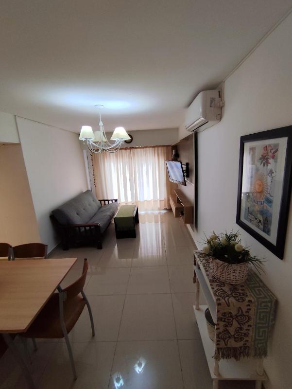Depto céntrico de 3 habitaciones y cochera - image 10