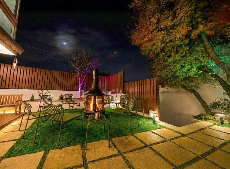 SA Tailored Service Urban Retreat Home near Metro - image 8