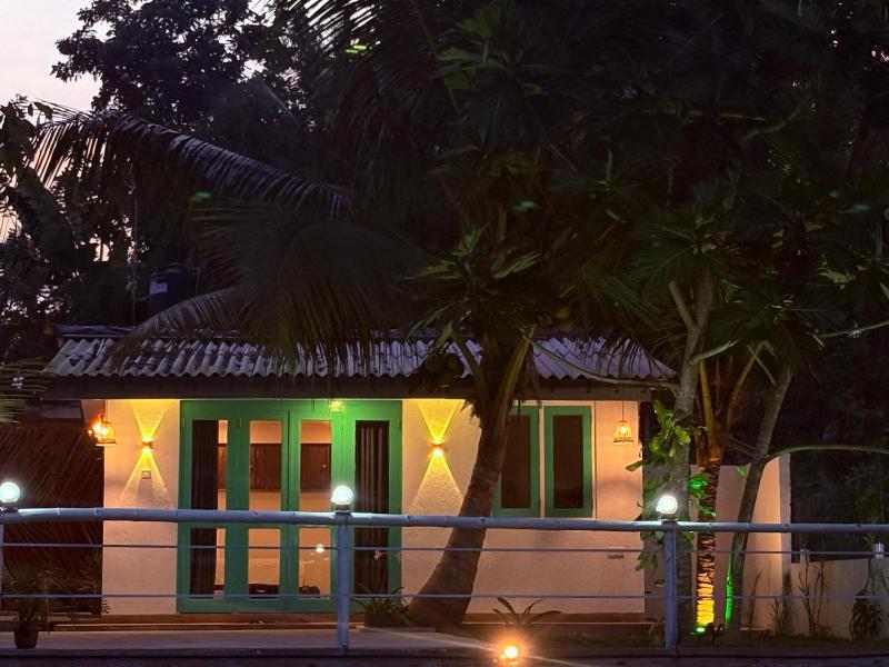 DSB Leafline Villa - image 6