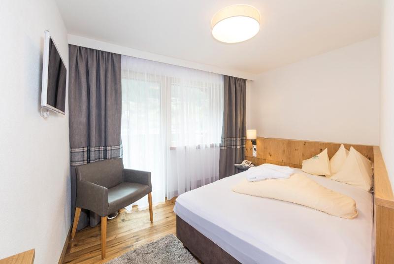 Single Room with Balcony image 2