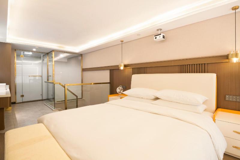 Yunfan River View Suite Apartment Chongqing Jiefangbei Chaotianmen - image 2
