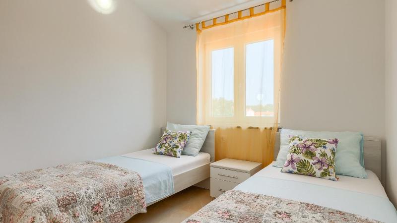 Villa Jasminka by Villas Guide - image 3