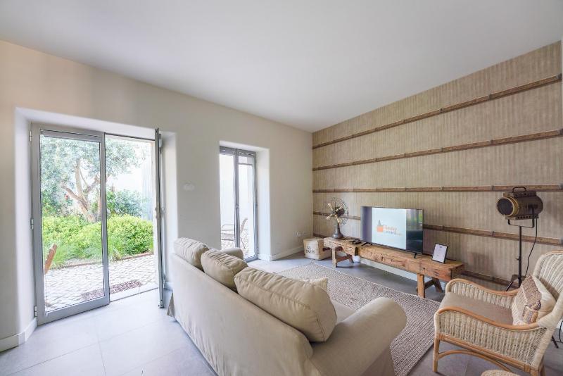 Charming design house in Montijo with garden - 45 - image 9