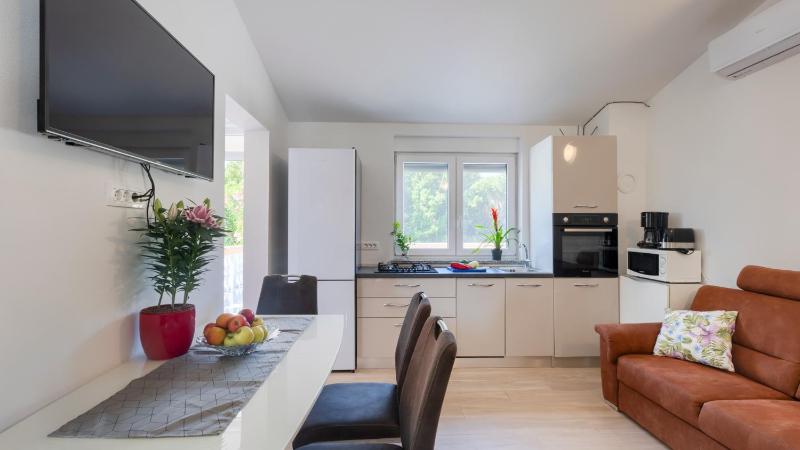 Villa Maks by Villas Guide - image 7