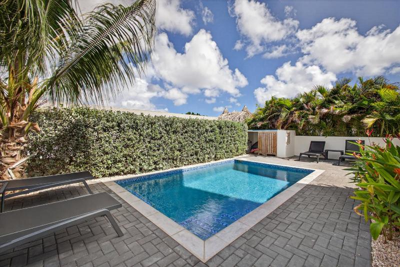 Villa Marie Pampoen - Ruime villa met privézwembad tropische tuin & toplocatie - image 3