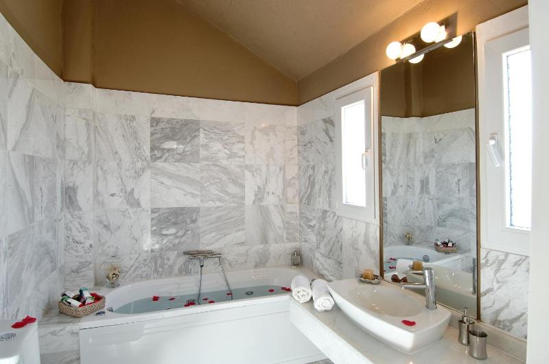Executive Two-Bedroom Villa with Private Pool image 4