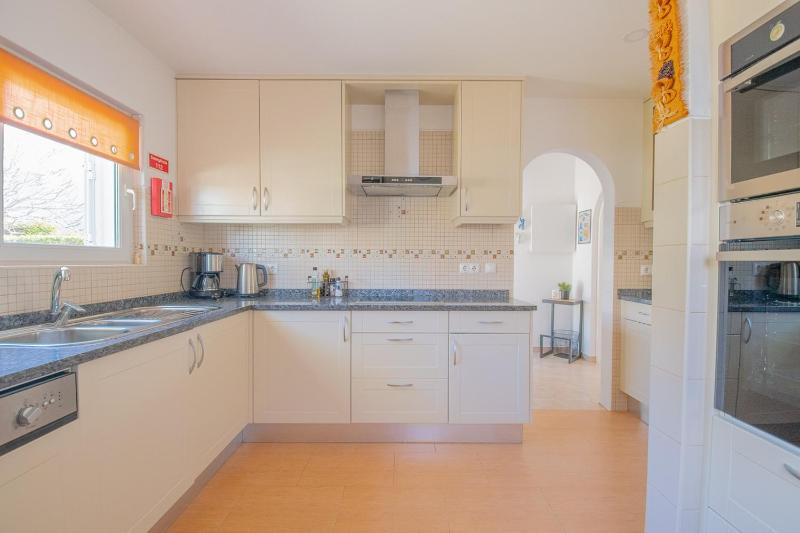 61 vdm - Superb villa on Vale do Milho with heated - image 6
