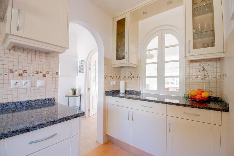 61 vdm - Superb villa on Vale do Milho with heated - image 27