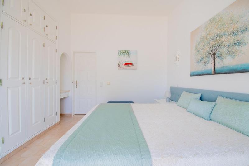 61 vdm - Superb villa on Vale do Milho with heated - image 49