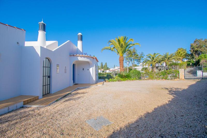 61 vdm - Superb villa on Vale do Milho with heated - image 46