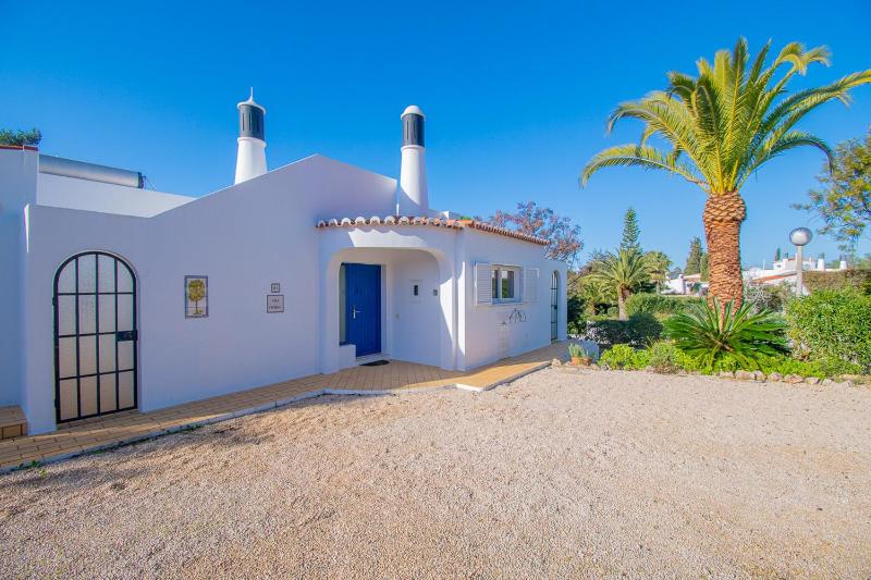 61 vdm - Superb villa on Vale do Milho with heated - image 47