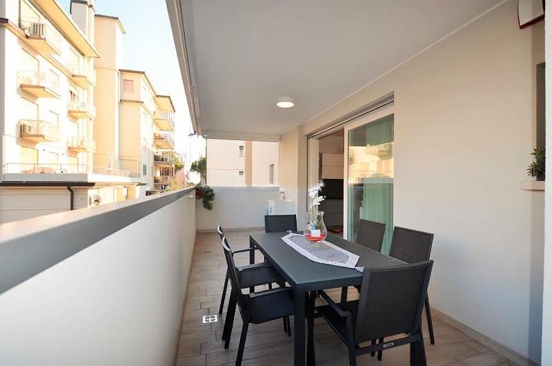 GIGI HOUSE appartamento PIAZZA MAZZINI 150m dal mare CON PISCINA e SPIAGGIA - image 6