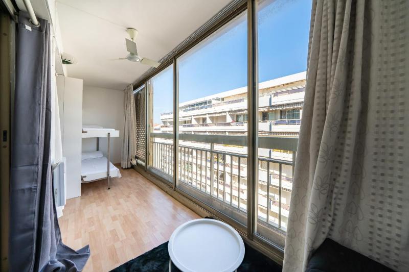 Spacious 1-bedroom apartment in the heart of Cannes - image 6