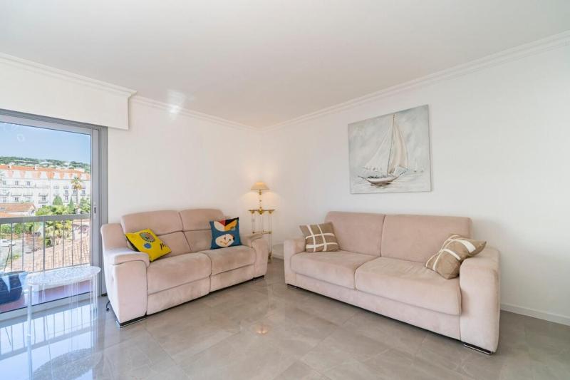 Brand new 2 bedrooms heart of Cannes - image 6
