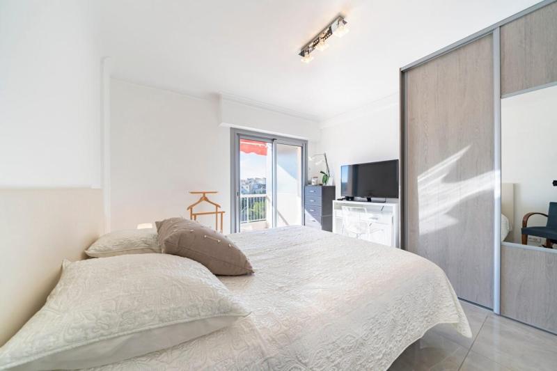 Brand new 2 bedrooms heart of Cannes - image 9