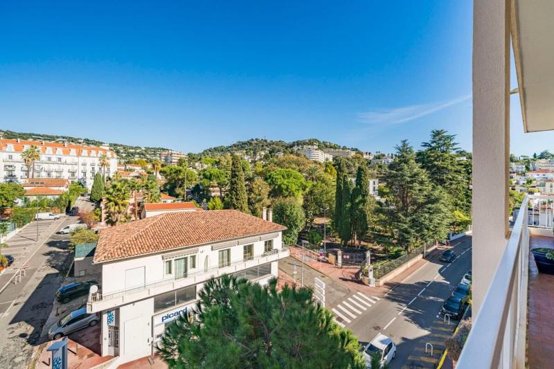 Brand new 2 bedrooms heart of Cannes - image 4