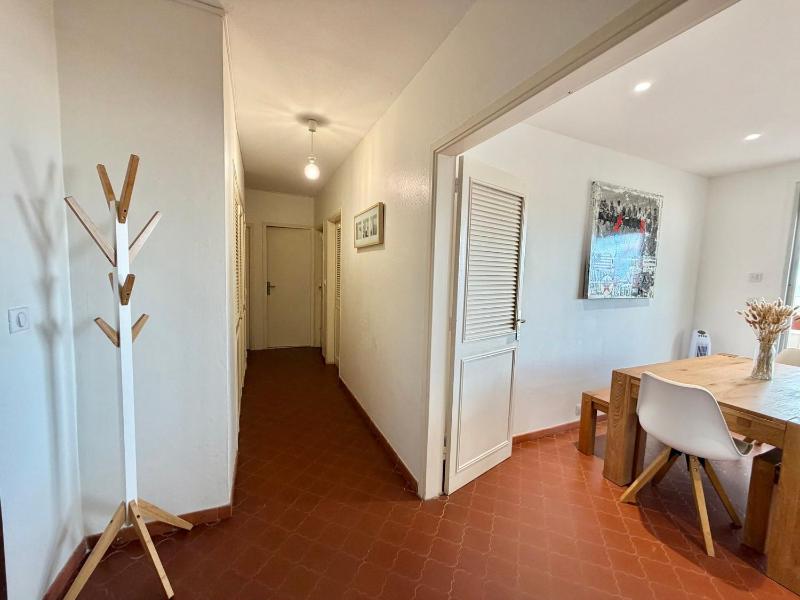 Appartement 3 Pièces avec Terrasse et Vue Mer - FR-1-716-2 - image 3