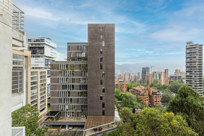 Central Fast WiFi AC and Poblado Views - image 6