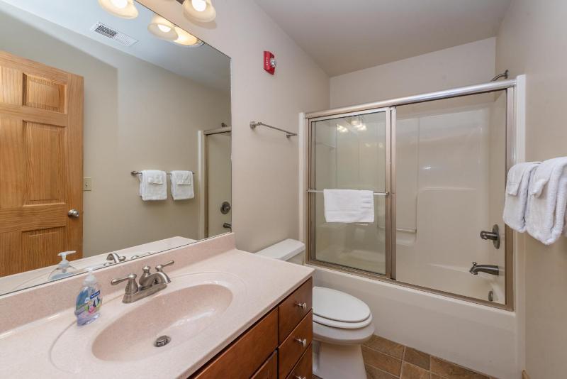 Boulder Lodge by Railey Vacations - image 3