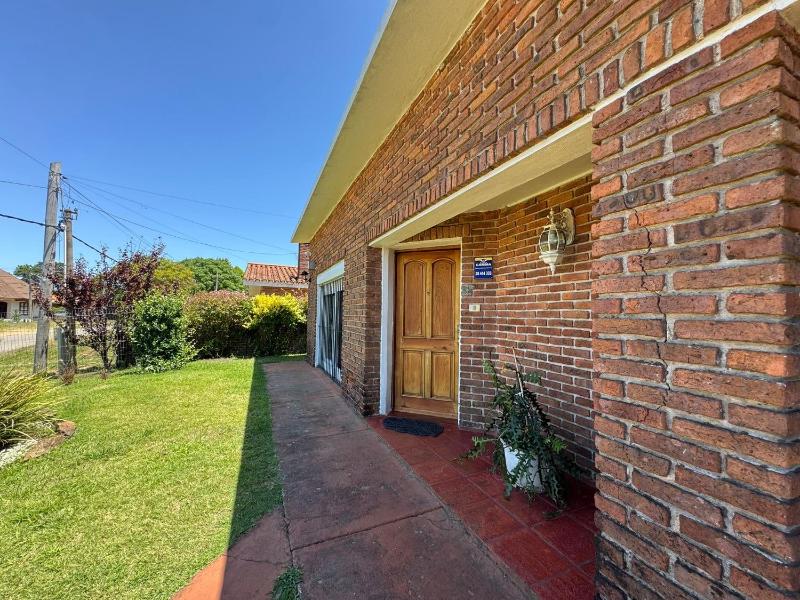 Casa de 3 dormitorios en Playa Mansa Punta del Este - image 7