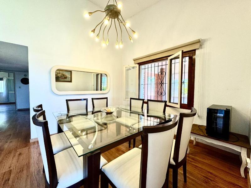 Casa de 3 dormitorios en Playa Mansa Punta del Este - image 16