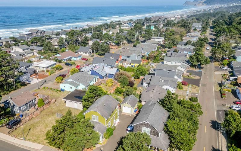 Gigis Beach House - image 35