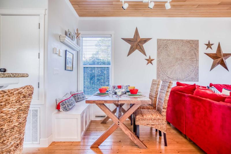Gigis Beach House - image 21