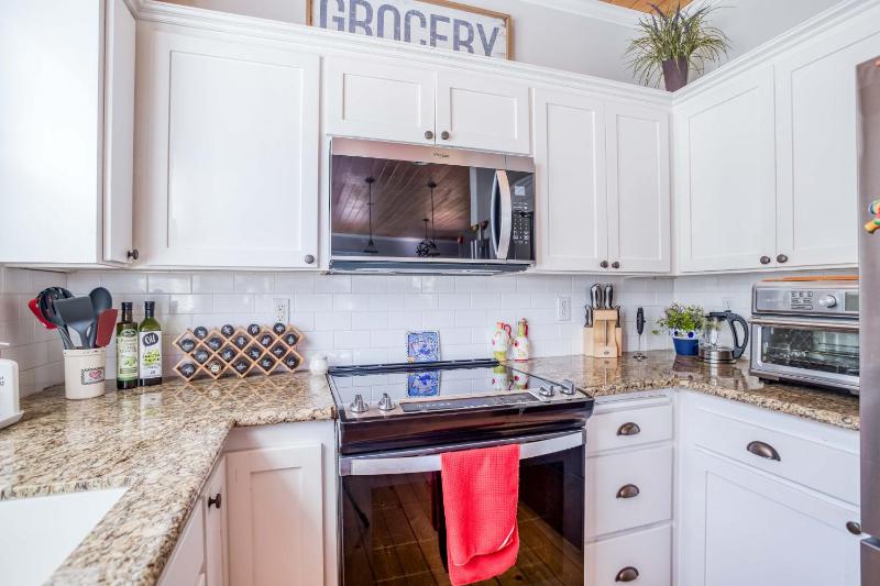 Gigis Beach House - image 10