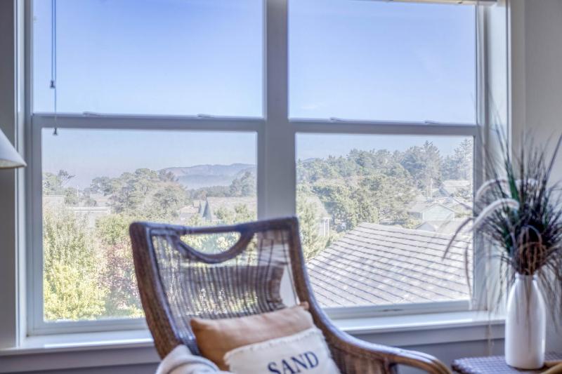 Gigis Beach House - image 40