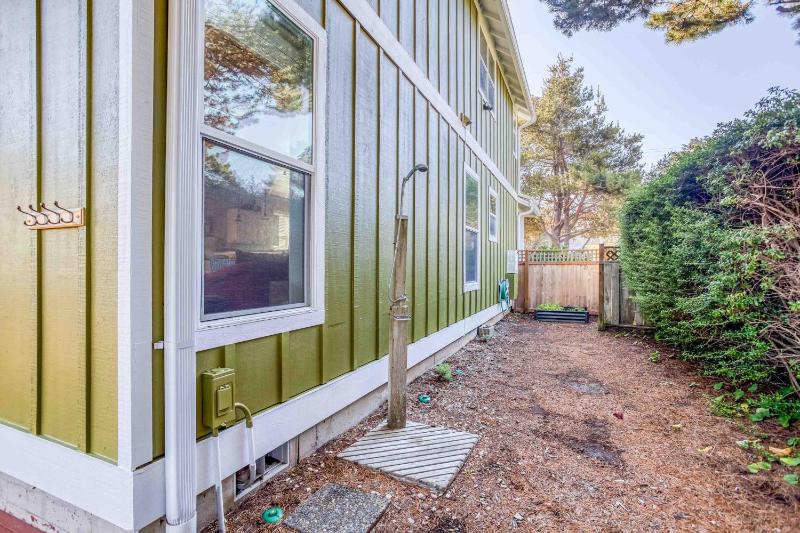 Gigis Beach House - image 14