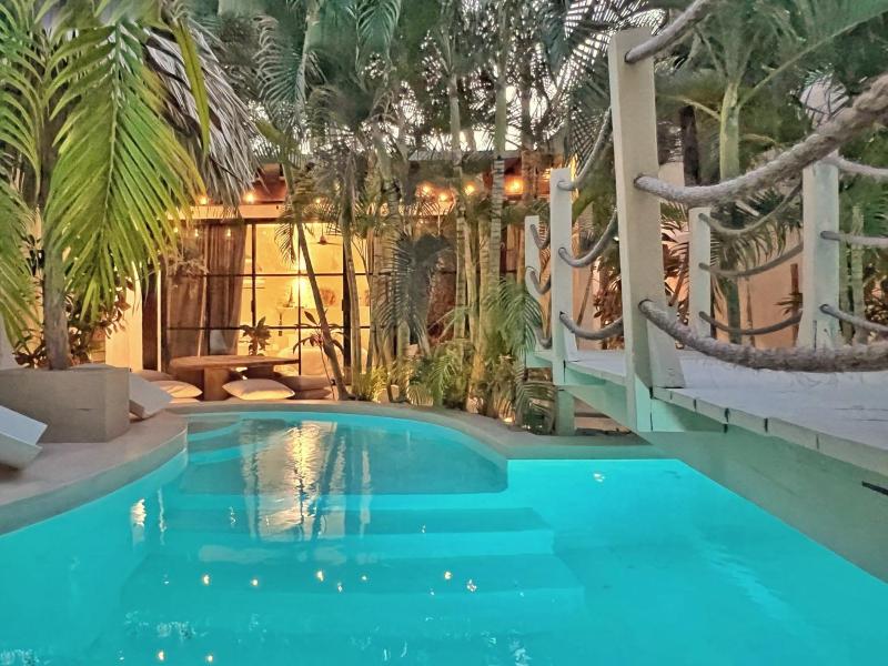 Villa Oasis Heated Private Pool Daily Housekeeping Prime location - image 19