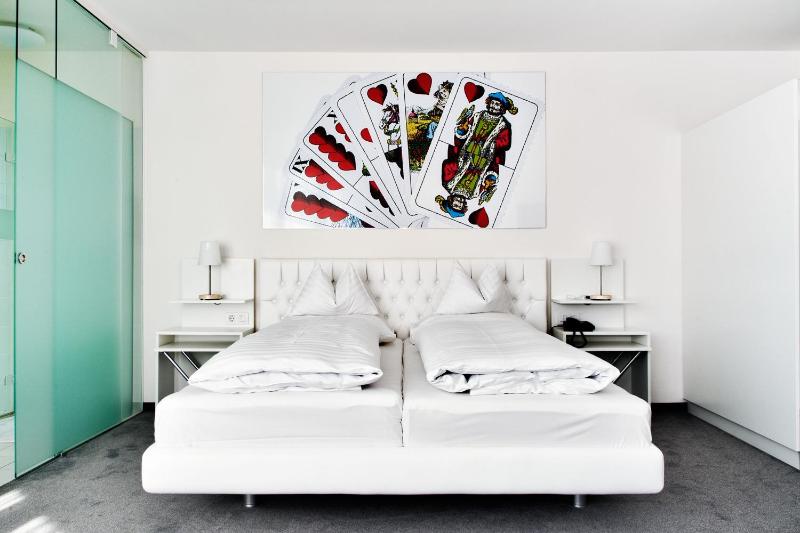 Double Room image 1