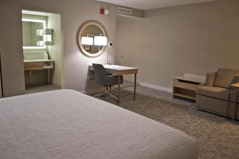 Hampton Inn & Suites Denver-Speer Boulevard - image 10
