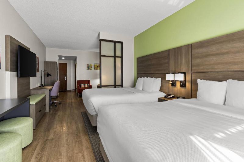 Comfort Suites Charleston West Ashley - image 29