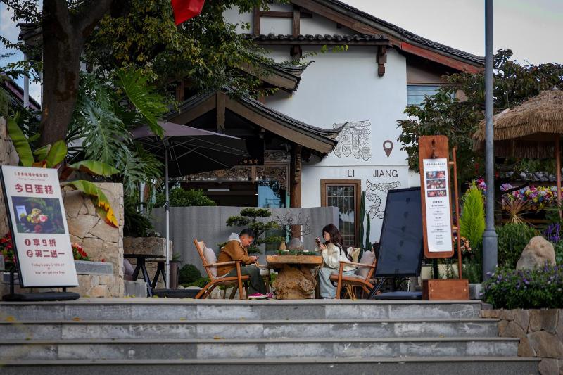 The Panorama Designer Villa & Cafe - Chinese Naxi Style Courtyard - Complimentary Airport Pick-up for 3 Nights & Tailor-Made Tours - image 45