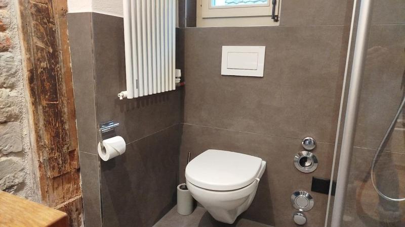 small apartment at the Zytglogge - image 7