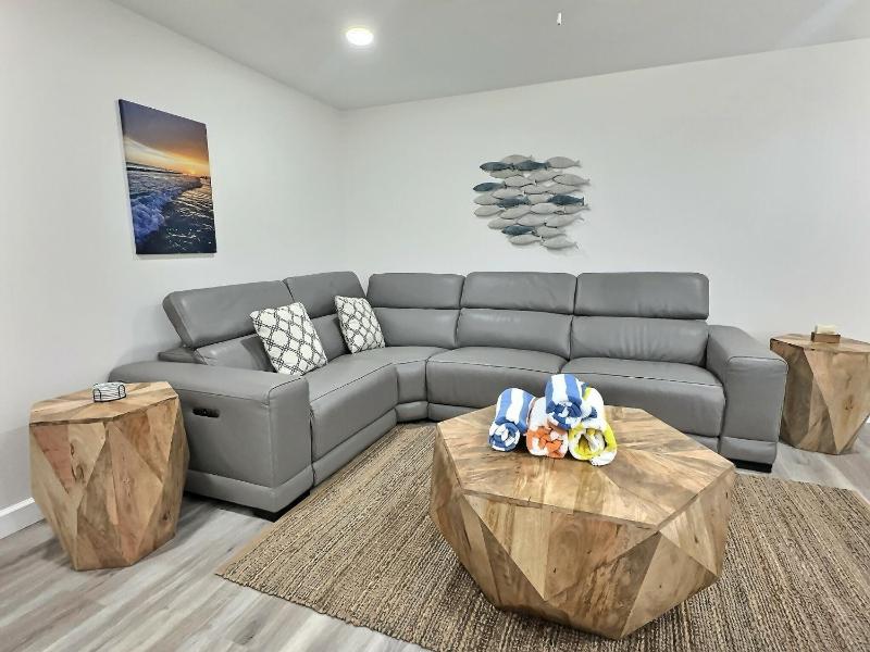 Beachside Vacation Rental Condo on Siesta Key with Pool Access - image 20