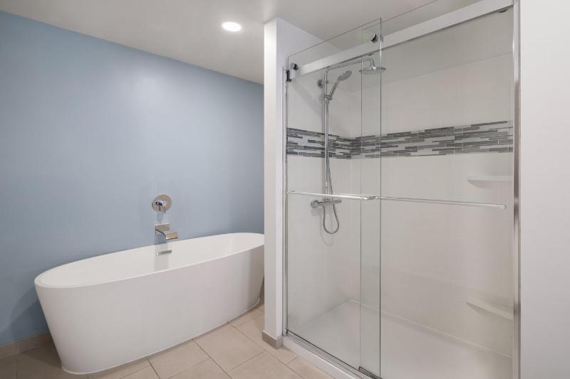 EVEN Hotel Pittsburgh Downtown by IHG - image 9